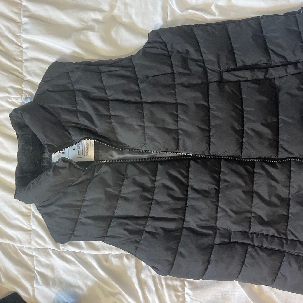 GAP lightweight puffer vest